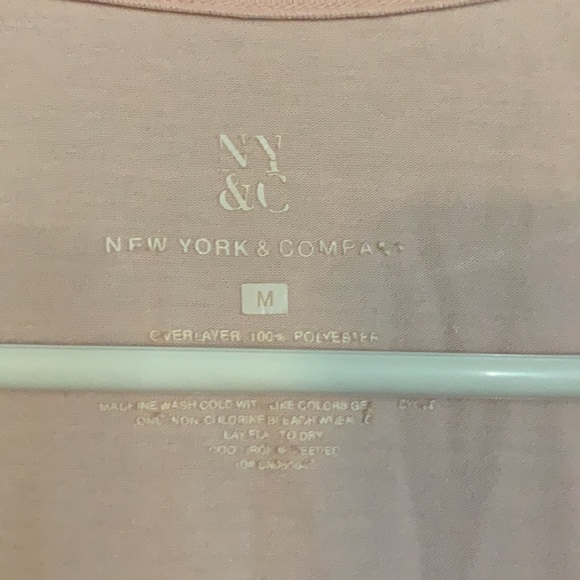 💘 Pink Top - Picture 2 of 3